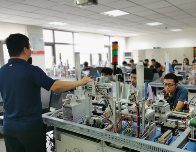 智能化绿色化交融化方向安身高校特色优势打破传统学科鸿沟