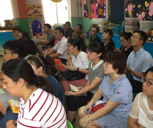 教练式爸爸妈妈游戏的方法增进亲子互动孩子的各项能力